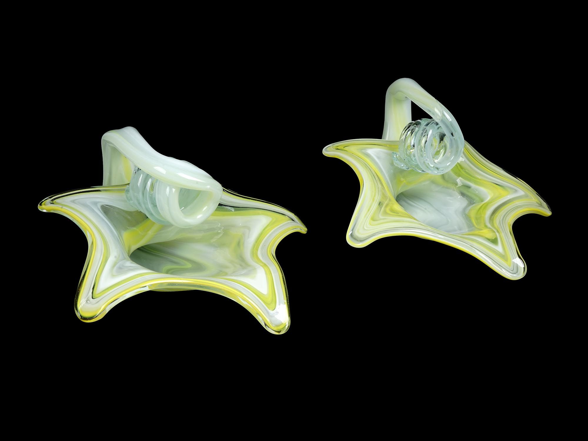 VINTAGE YELLOW MARIGOLD GLASS STARFISH PIECES PIC-2